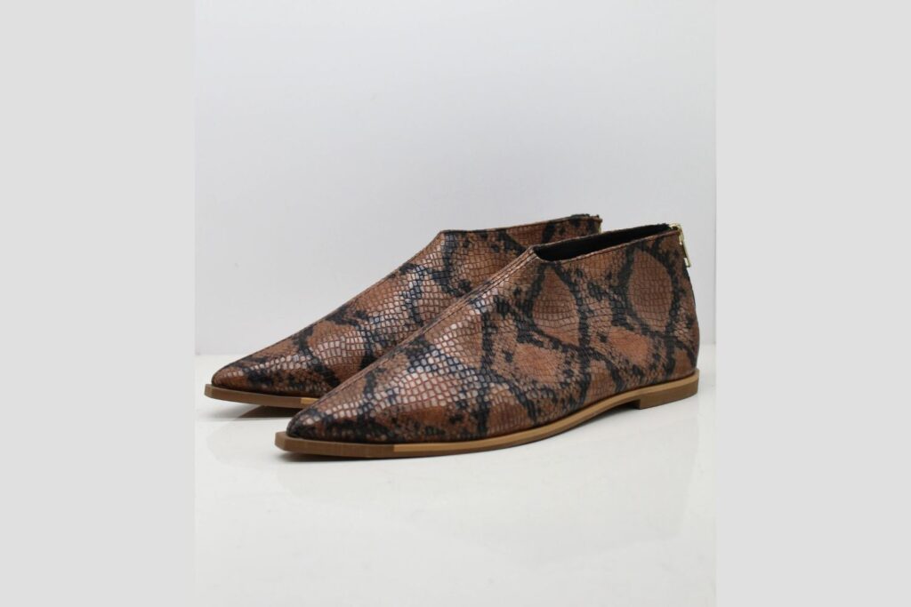Brown snake, Pointed City Boot_SweetPeas