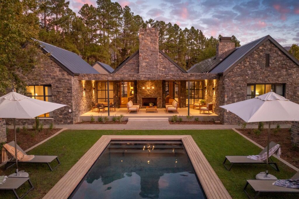 Exclusive-use villa Brookdale Estate